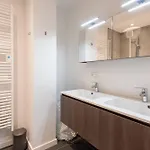 Apartment Rock & Roll Chic Near