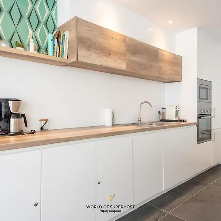 Rock & Roll Chic Near Daire *